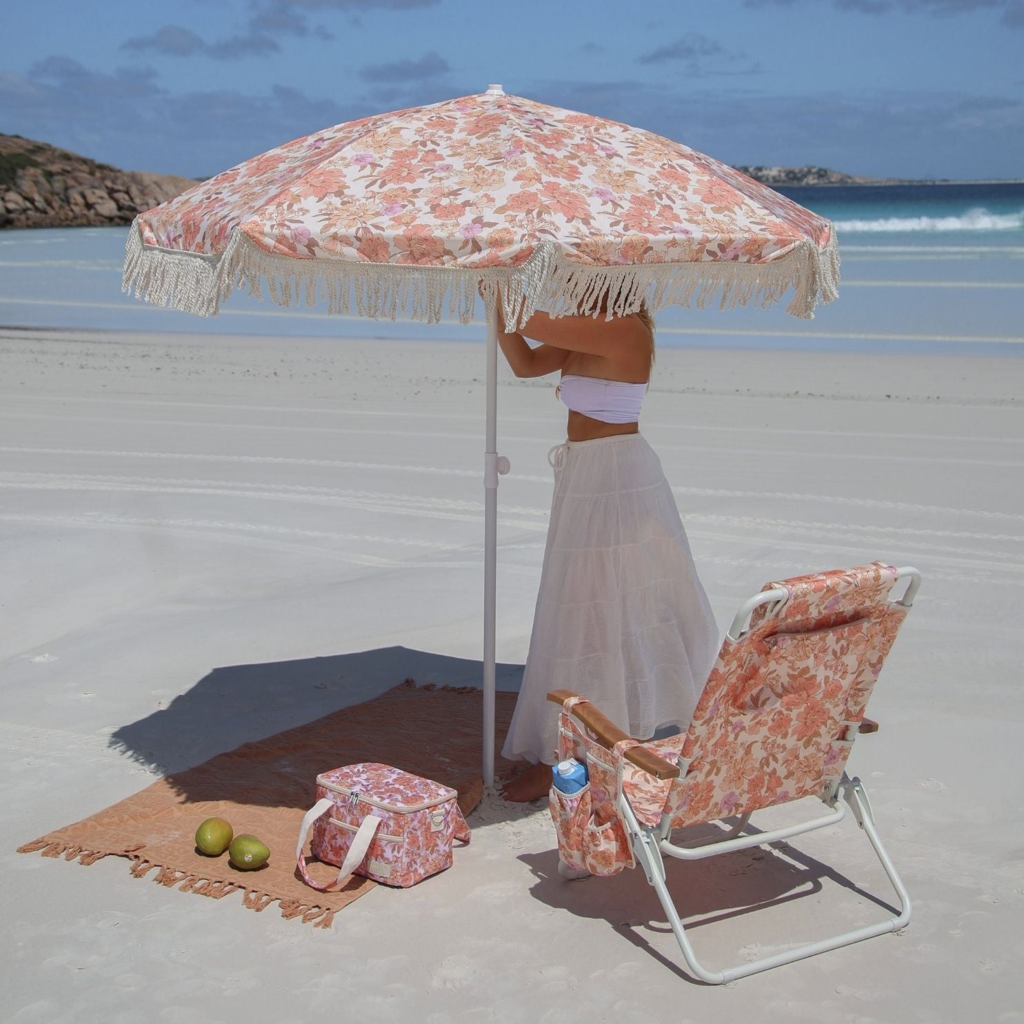 jardin-beach-umbrella-1_298dc8d4-33a3-4e7a-94d9-7691f10ac066.jpg