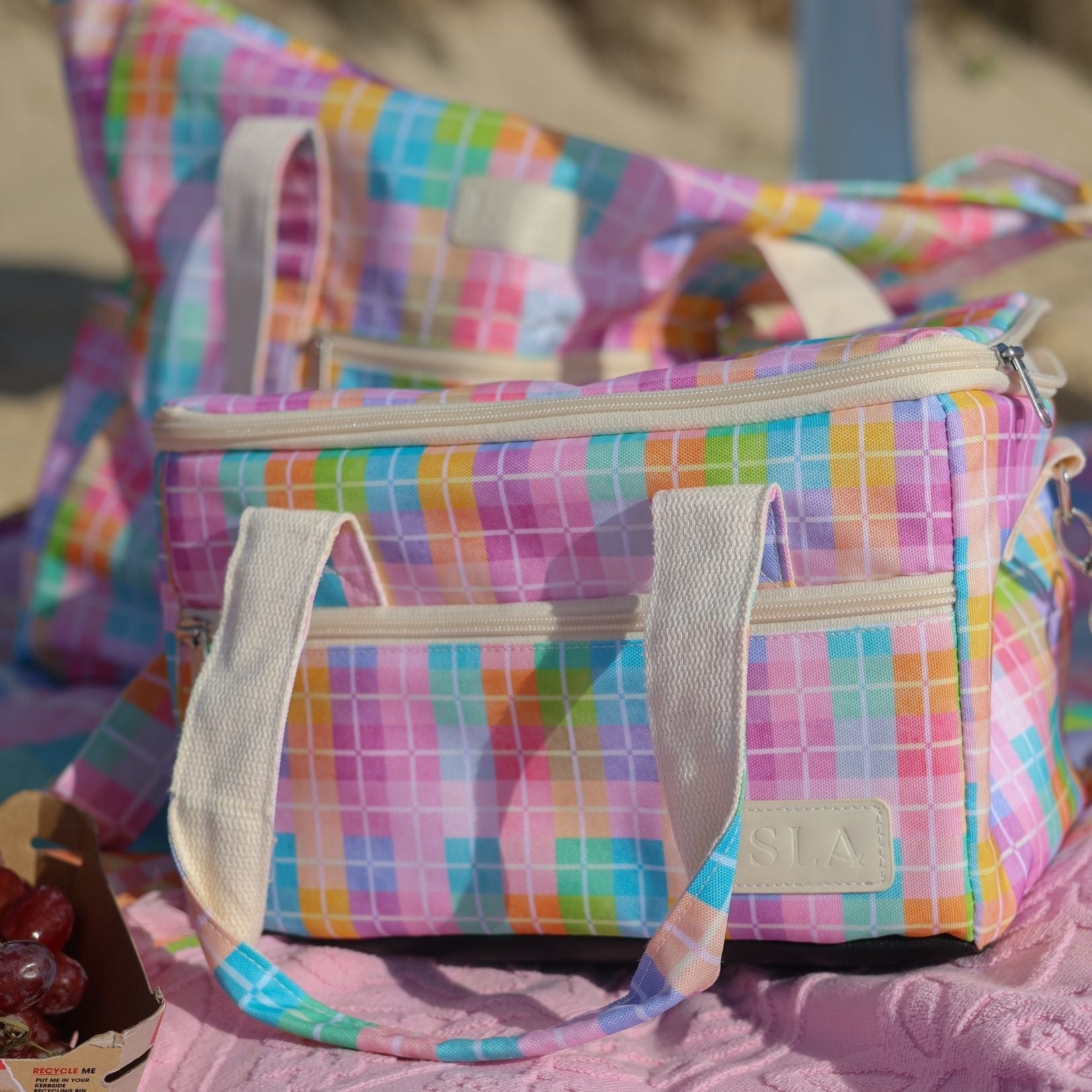 soiree-small-cooler-bag_89ac1689-8076-43c4-9699-4a039f18f9fe.jpg