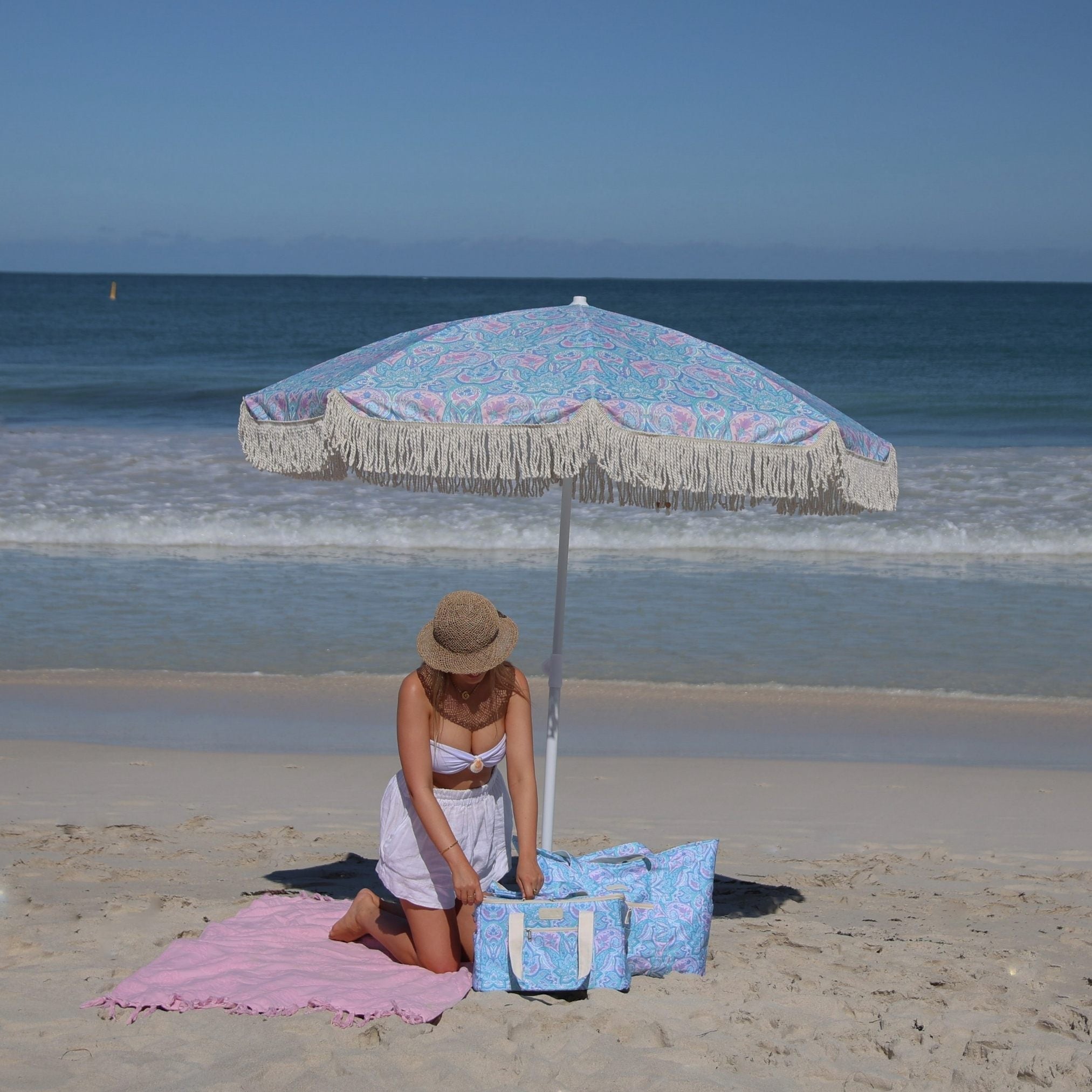 tide-beach-umbrella-3_f89f5665-e1a8-45c6-825b-f7bbc84dcf25.jpg