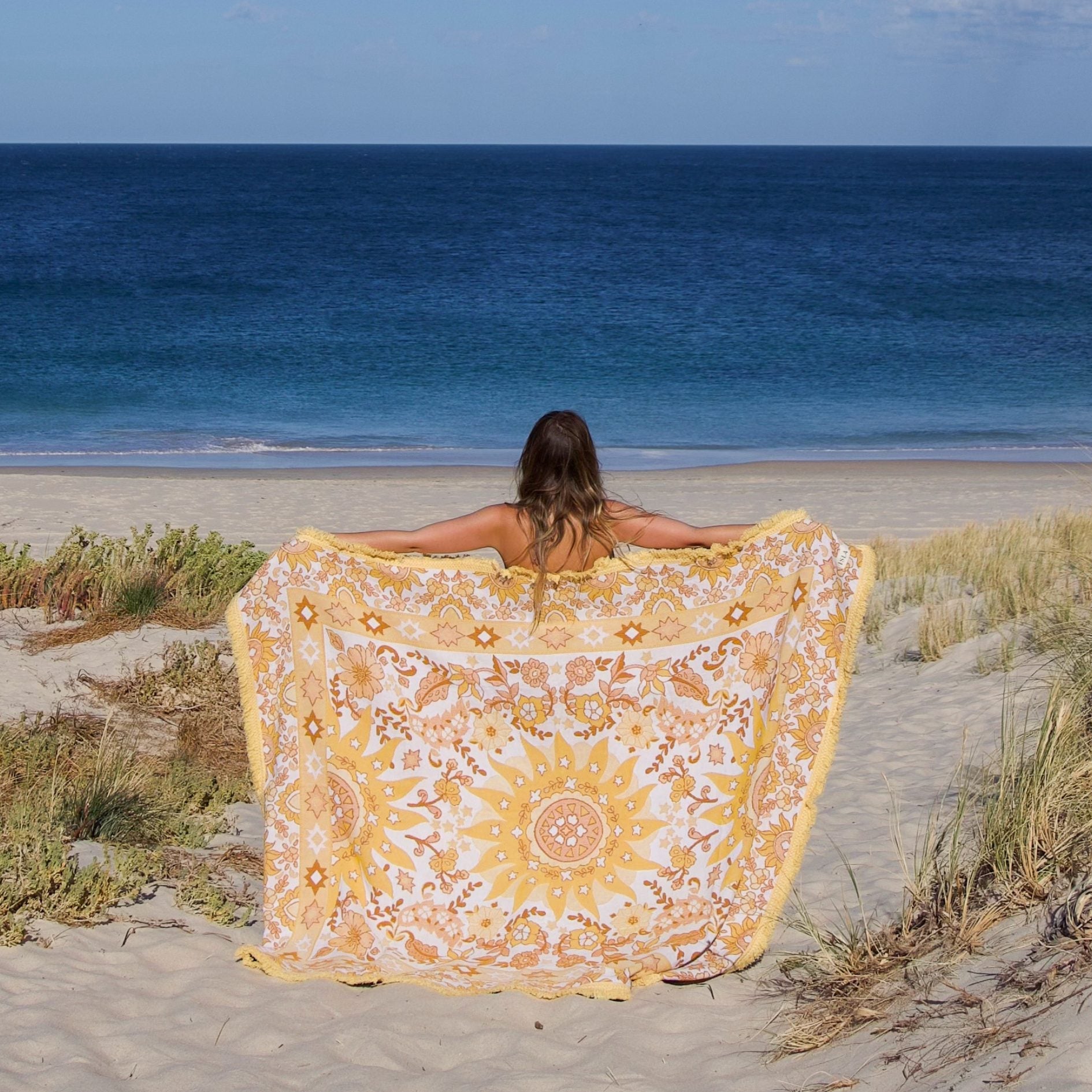 vacanza-yellow-woven-picnic-rug-5.jpg