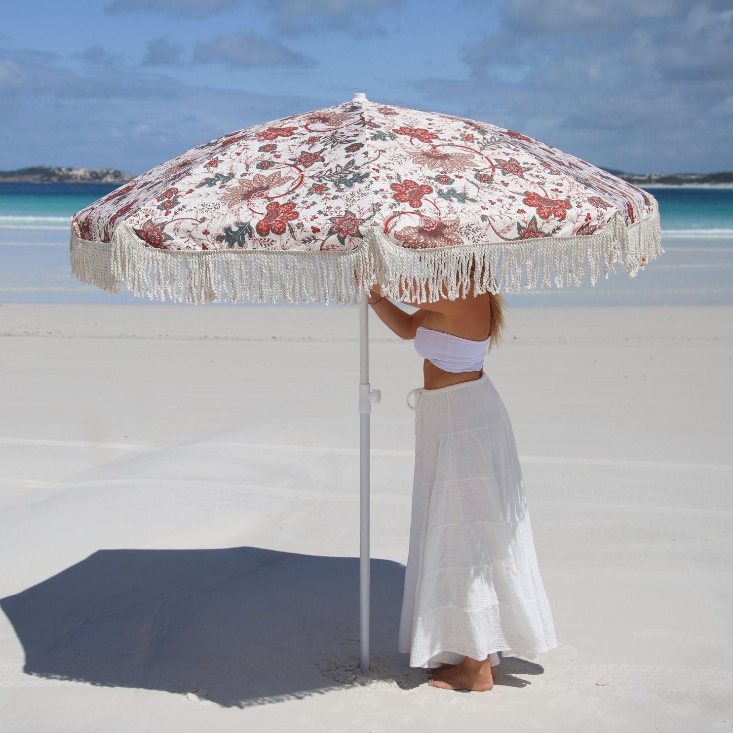 willow-beach-umbrella-3_e82f940f-7c61-4b3e-ab5b-46fff65dbe90.jpg